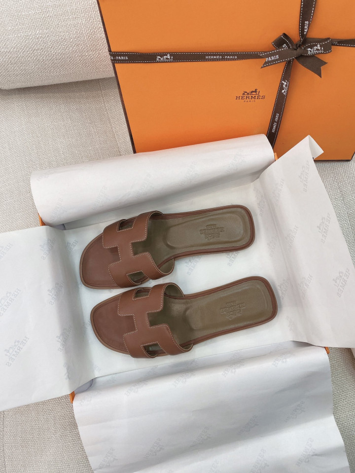 H**mes sandals