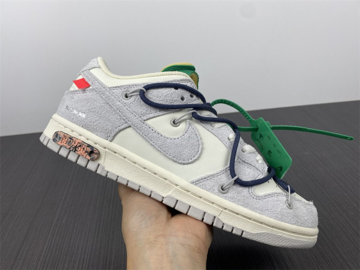 DUNK LOW 