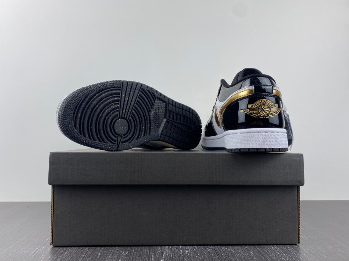 Jordan 1 Low SE Gold Toe - DR6970-071
