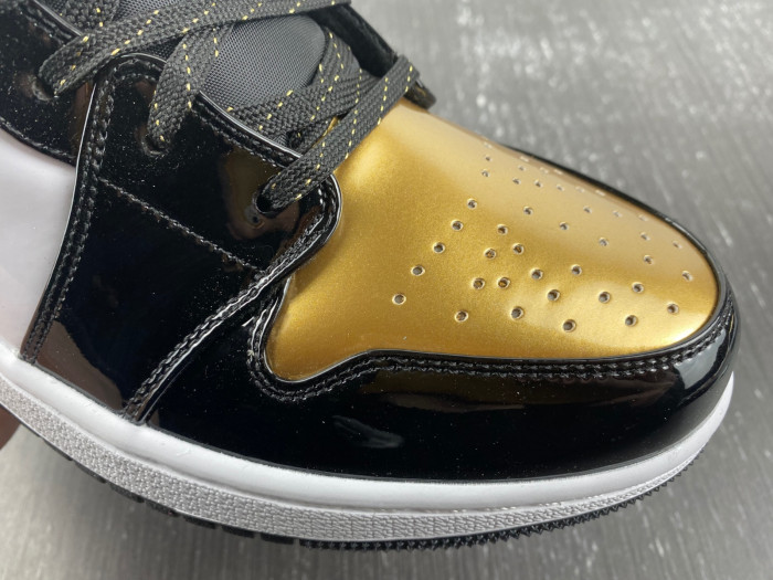 Jordan 1 Low SE Gold Toe - DR6970-071