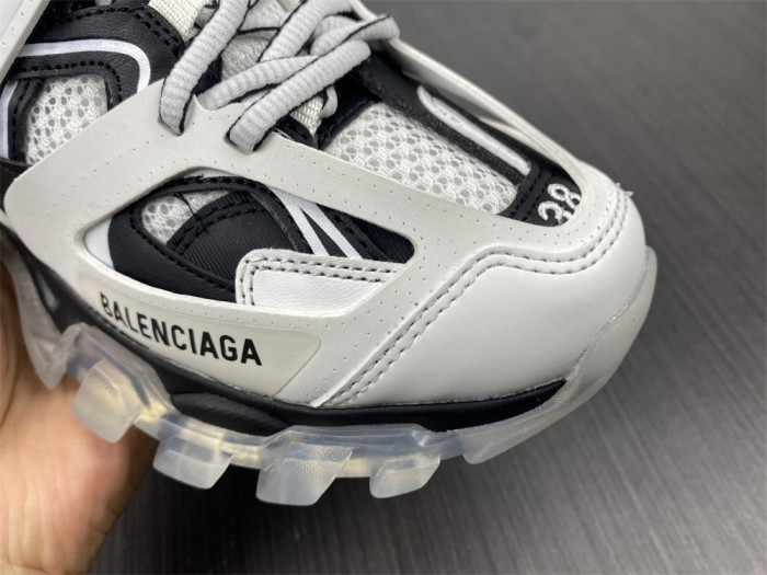 Ba*len*cia*ga track