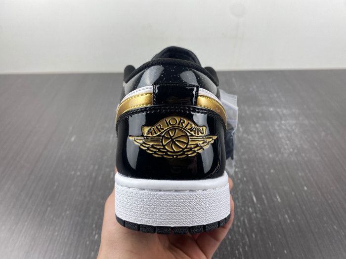 Jordan 1 Low SE Gold Toe - DR6970-071