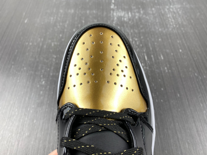Jordan 1 Low SE Gold Toe - DR6970-071