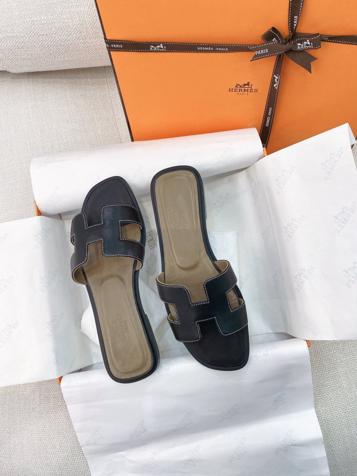 H**mes sandals