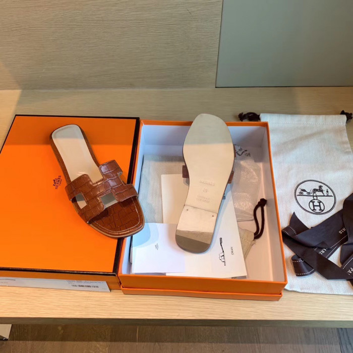 H**mes sandals