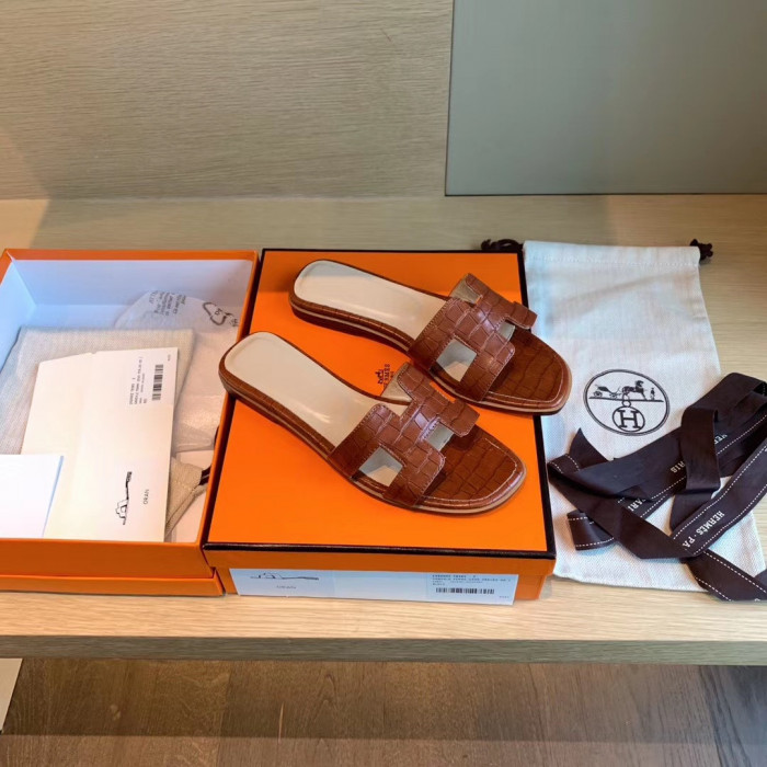 H**mes sandals