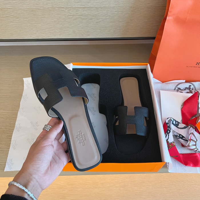 H**mes sandals