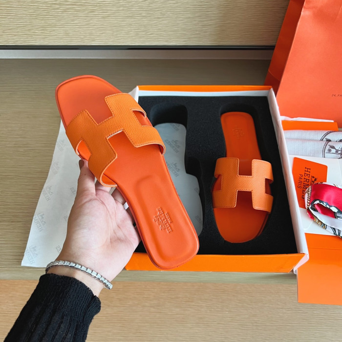 H**mes sandals