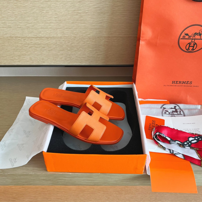 H**mes sandals