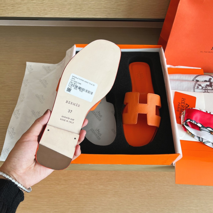 H**mes sandals