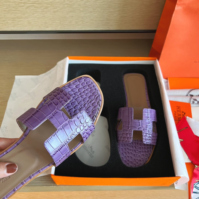 H**mes sandals