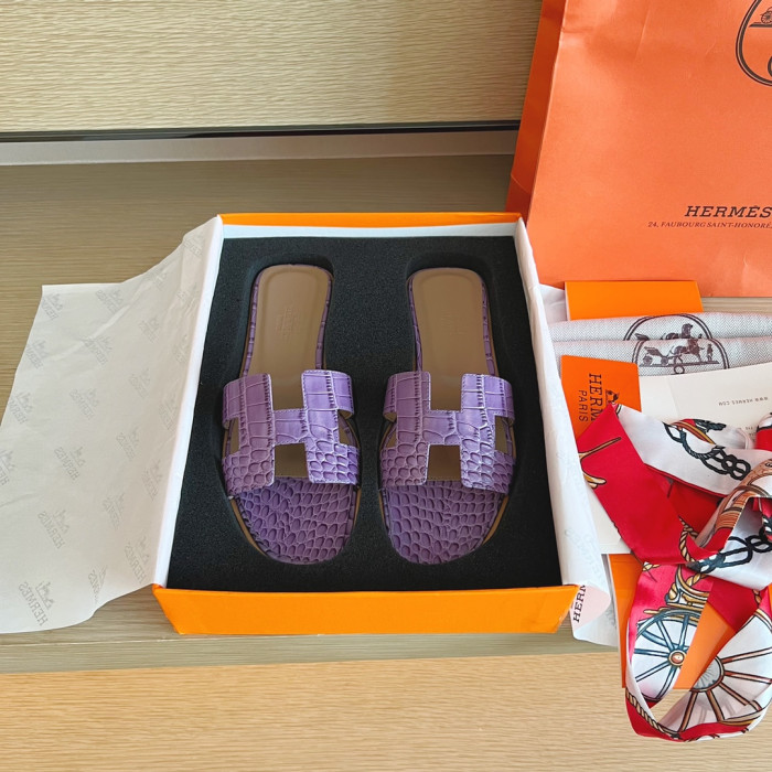 H**mes sandals