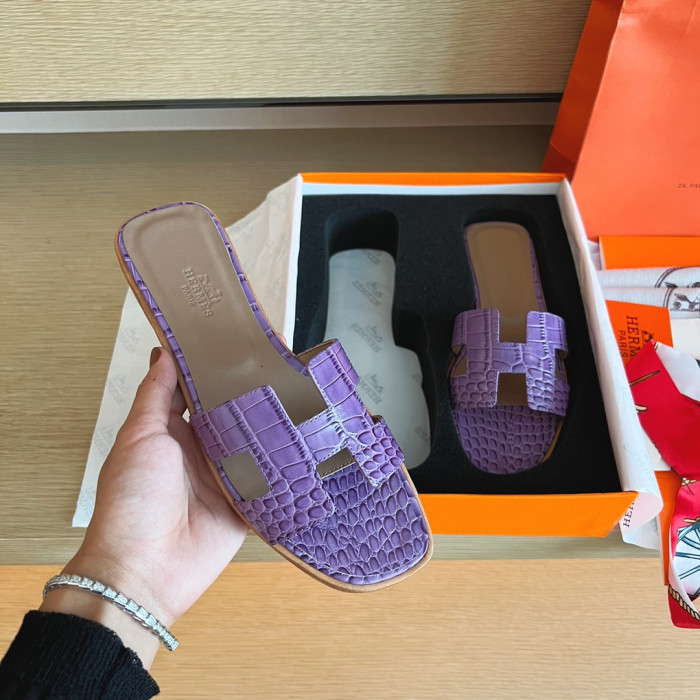 H**mes sandals