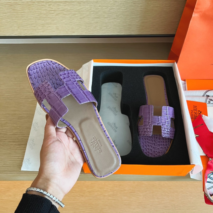 H**mes sandals