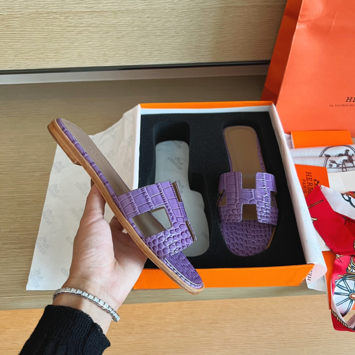 H**mes sandals