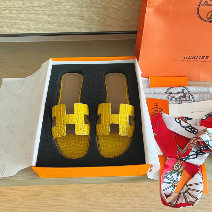 H**mes sandals