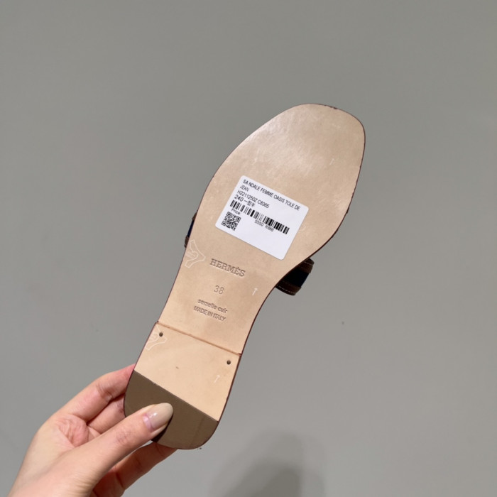 H**mes sandals
