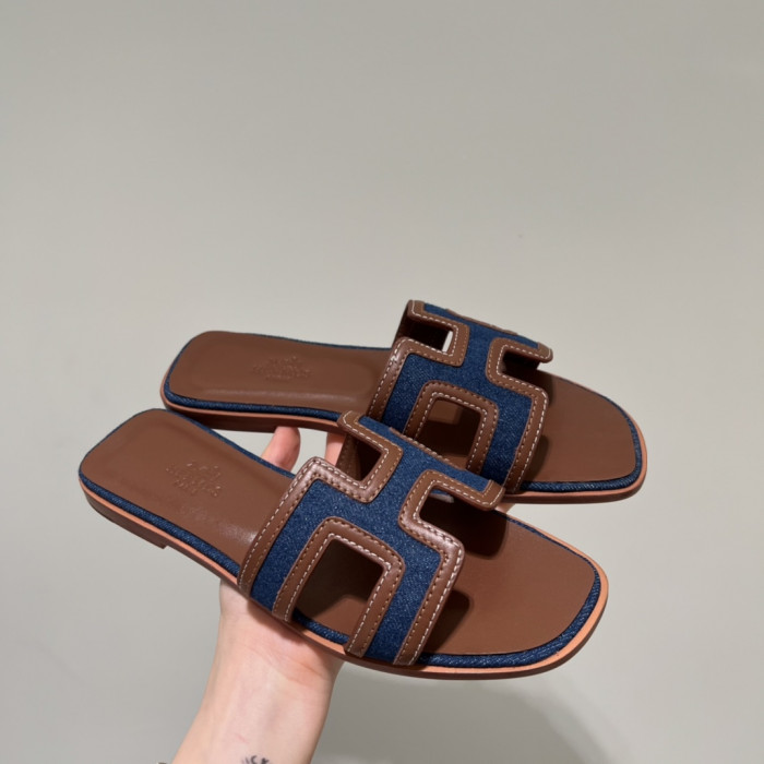 H**mes sandals