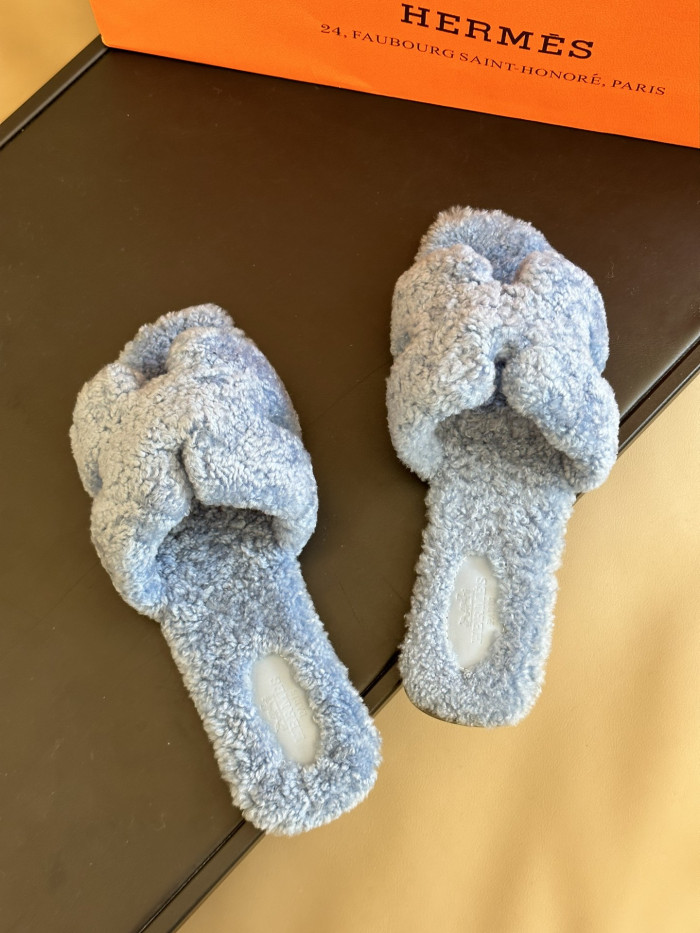 H**mes sandals