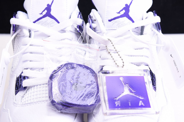 Air Jordan 4 Retro