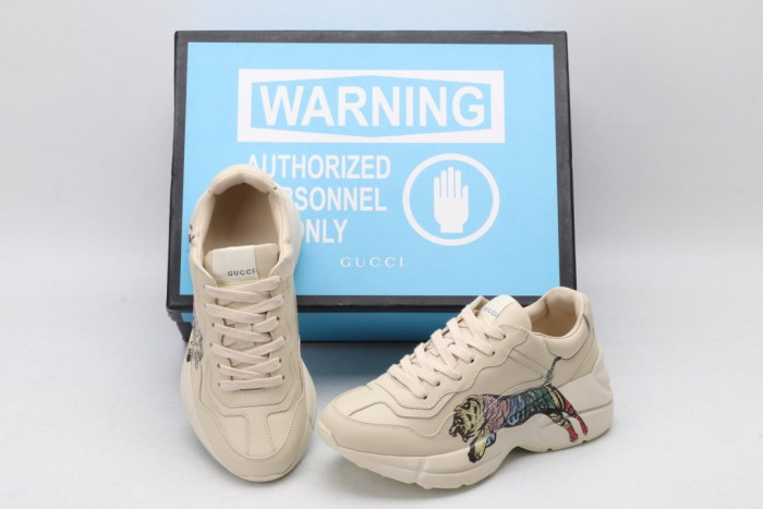 G*u*i rhyton  leather sneaker