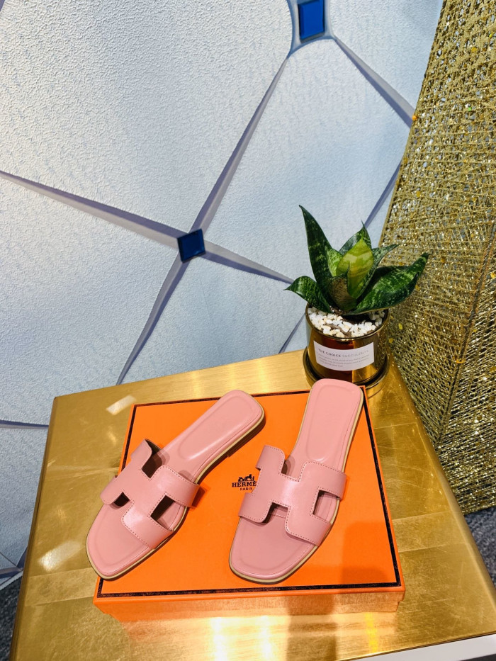 H**mes sandals