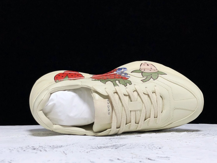 G*u*i rhyton vintage trainer sneaker