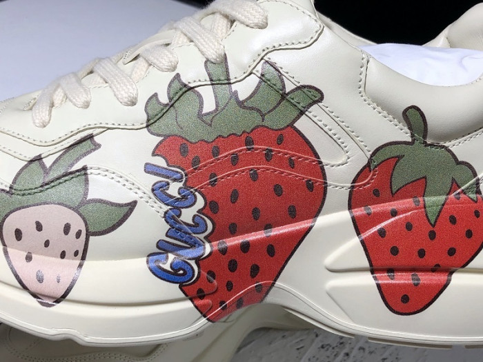 G*u*i rhyton vintage trainer sneaker