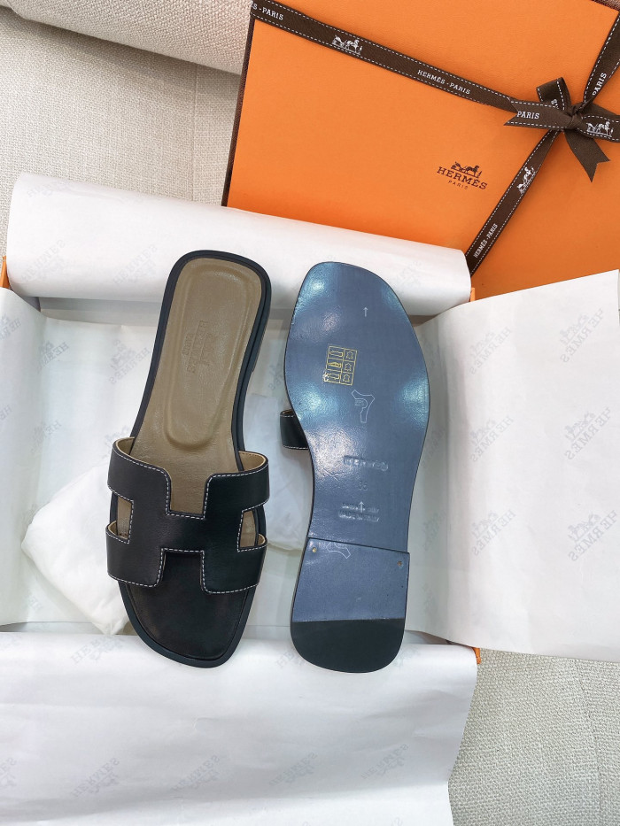 H**mes sandals
