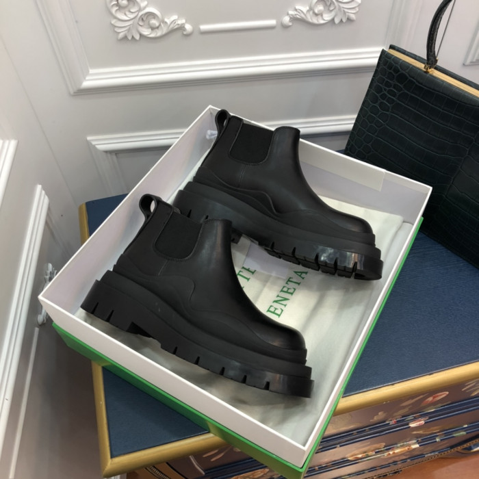 botteg*Ve*ne*ta boots women + men