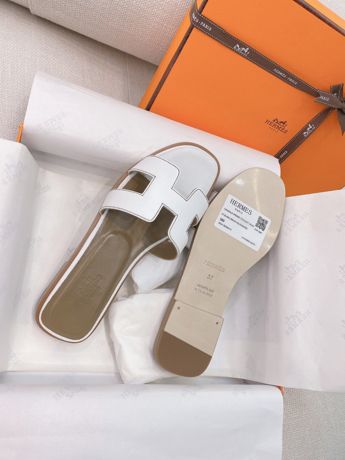 H**mes sandals