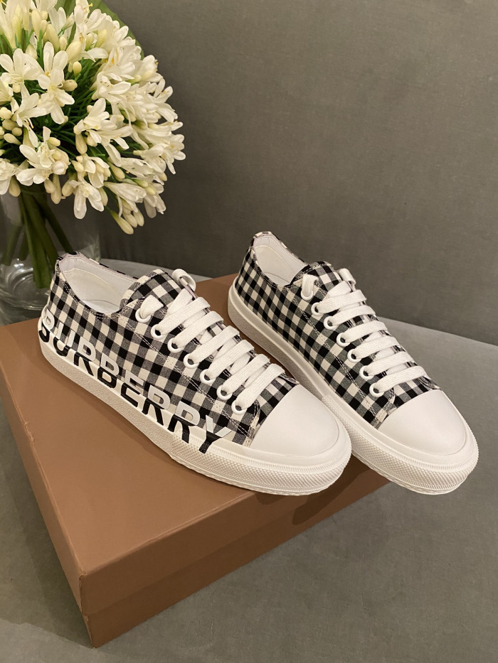 BUBERRY SNEAKER