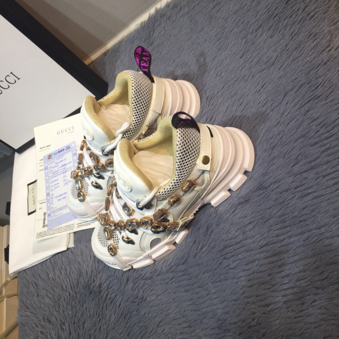 G*u*i sports shoes