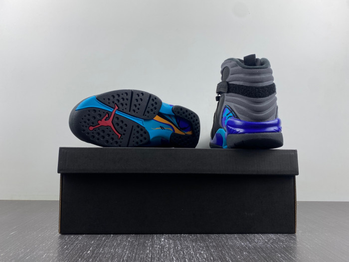 AIR JORDAN 8 RETRO 