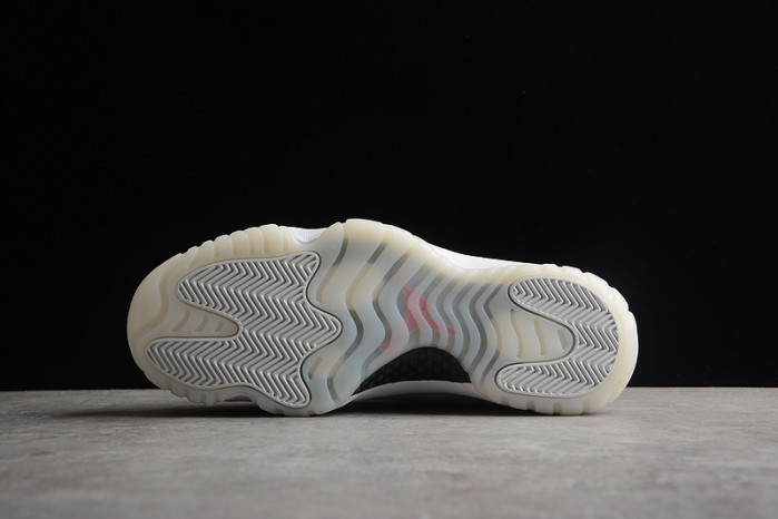 Air Jordan 11 Retro Platinum Tint - 378037-016