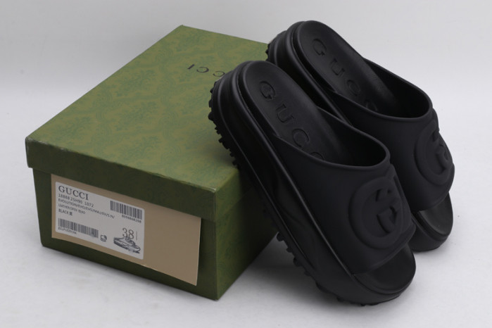 G*u*i sandals