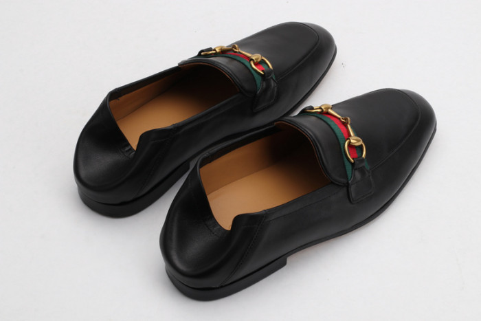 G*u*i loafer