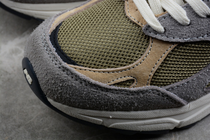 New Balance M990TG3