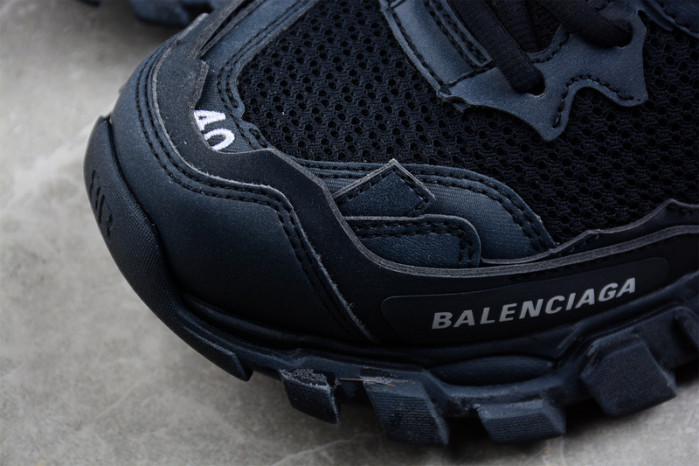 Ba*len*cia*ga track
