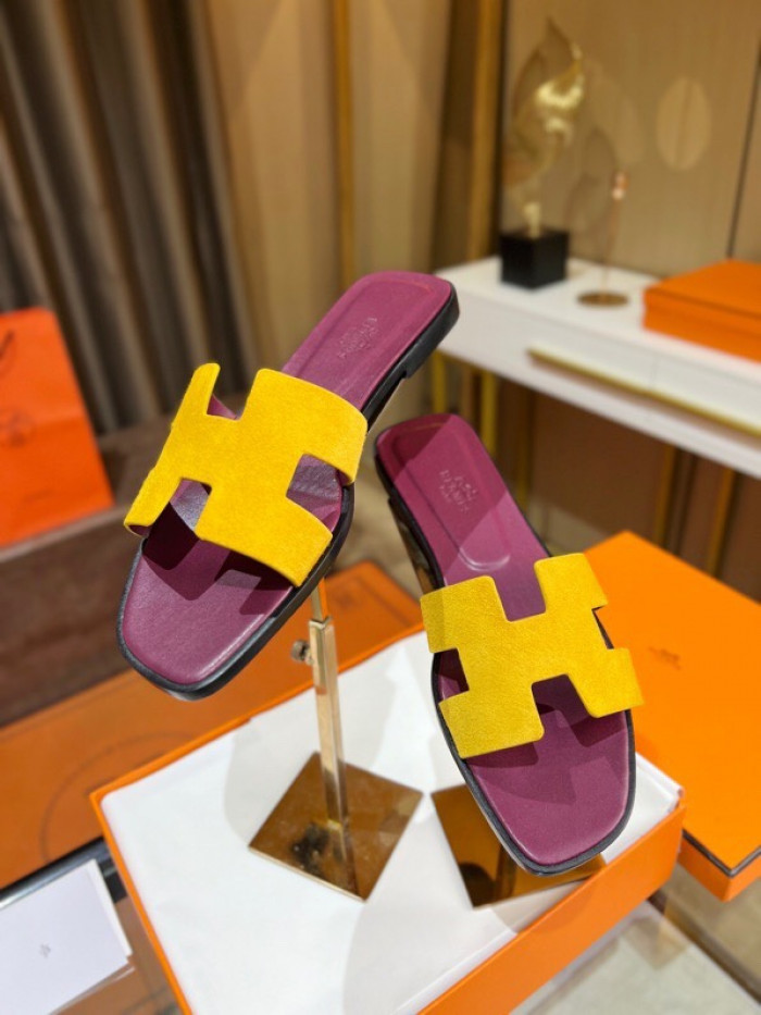 H**mes sandals