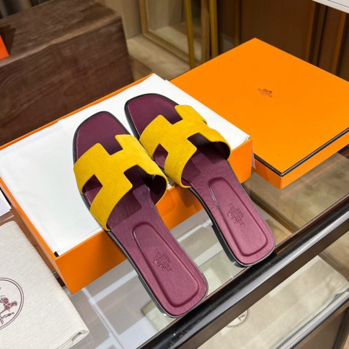 H**mes sandals