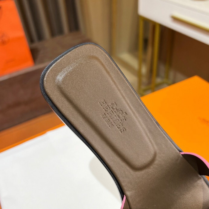H**mes sandals