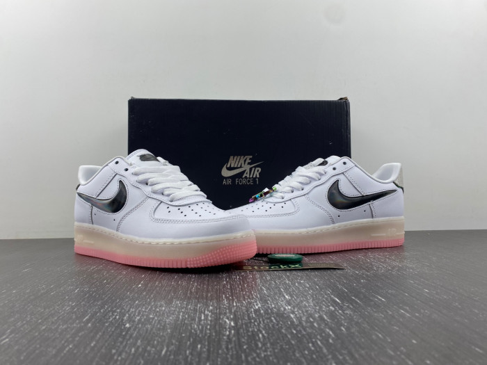 NIKE AIR FORCE 1 