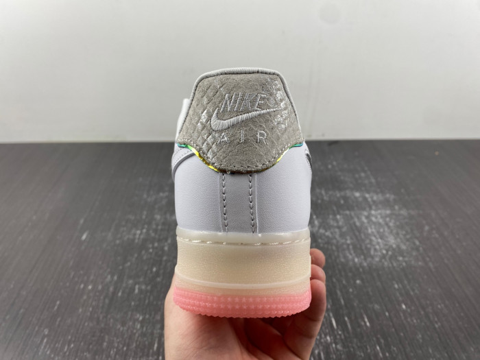 NIKE AIR FORCE 1 