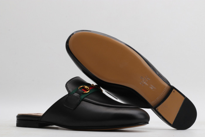 G*u*i loafer