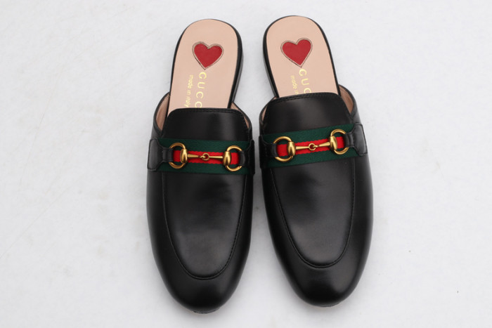 G*u*i loafer