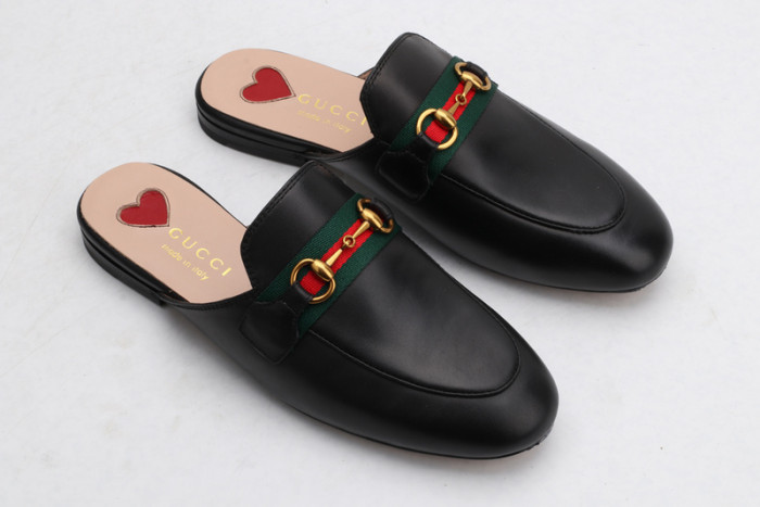 G*u*i loafer