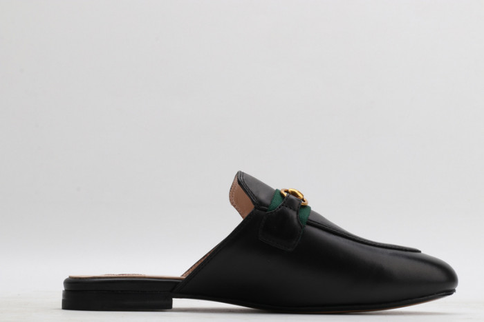 G*u*i loafer