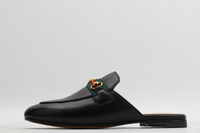 G*u*i loafer
