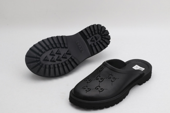 G*u*i sandal